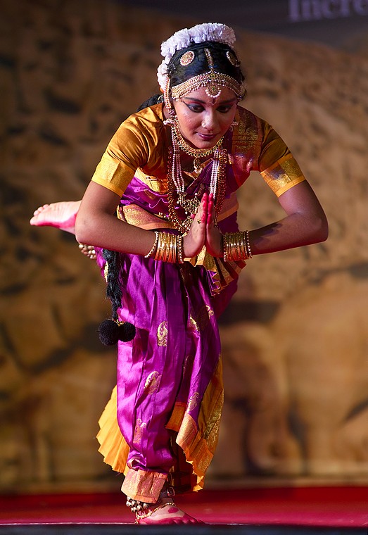 Saranya Sai Prasanth (Mamallapuram Dance Festival 2012 - Bharatanatyam)